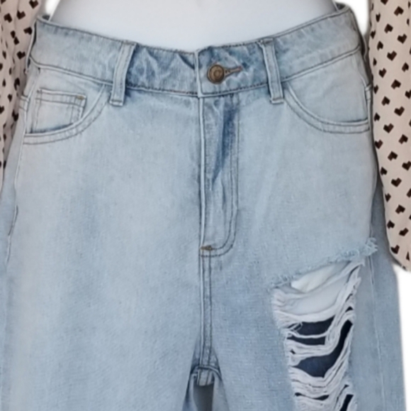 Forever 21 Destroyed Distressed High Rise Boyfriend Jeans Light Wash Size Small. - Picture 3 of 8
